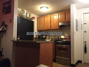 385 Dorchester St, Unit A8 in Boston, MA - Foto de edificio - Building Photo