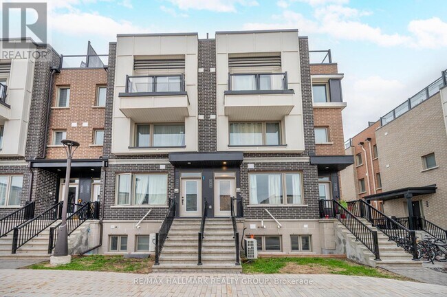 545 Ozawa Private in Ottawa, ON - Building Photo - Building Photo