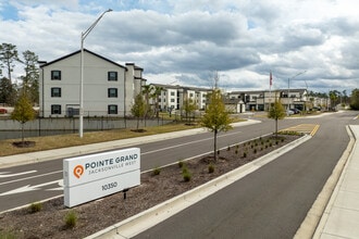 Pointe Grand Jacksonville West in Jacksonville, FL - Foto de edificio - Building Photo