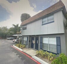 4841 NW 9th Dr in Plantation, FL - Building Photo - Building Photo