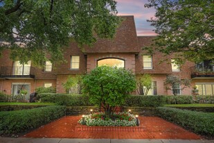 1230 Park Ave W in Highland Park, IL - Building Photo