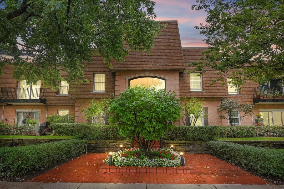 1230 Park Ave W in Highland Park, IL - Foto de edificio