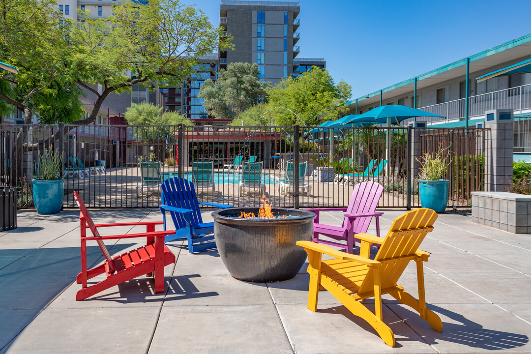 University Pointe Apartments in Tempe, AZ - Foto de edificio