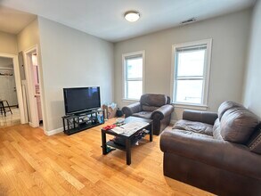 79 Newbury St, Unit 2 in Somerville, MA - Building Photo - Building Photo