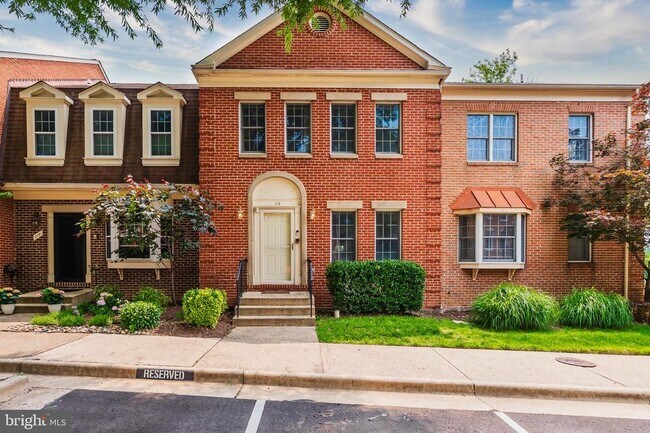 112 Gretna Green Ct in Alexandria, VA - Building Photo - Building Photo