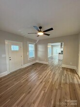 430 Faison Ave in Charlotte, NC - Foto de edificio - Building Photo