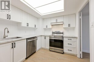 4460 Tucana Ct in Mississauga, ON - Building Photo