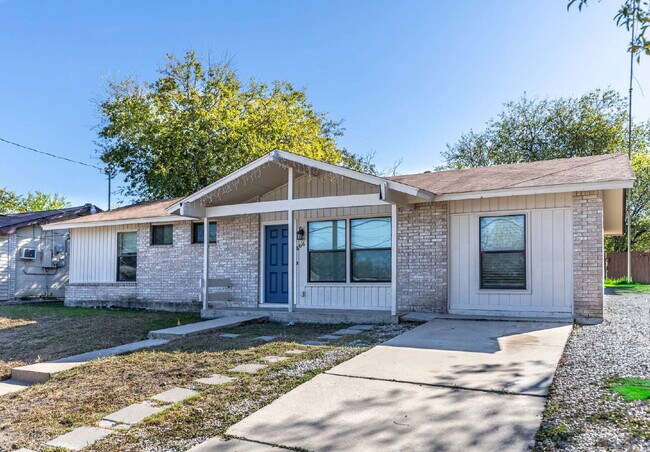 8016 Landing Ave in San Antonio, TX - Building Photo - Building Photo