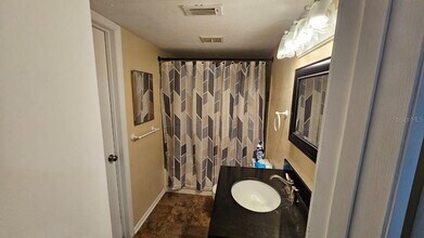 1972 Lake Atriums Cir in Orlando, FL - Building Photo - Building Photo