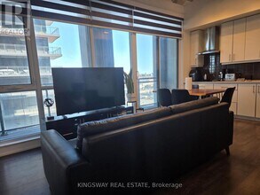 75 The Donway W in Toronto, ON - Building Photo - Building Photo