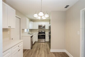 832 Bethune Dr in Orlando, FL - Building Photo - Building Photo