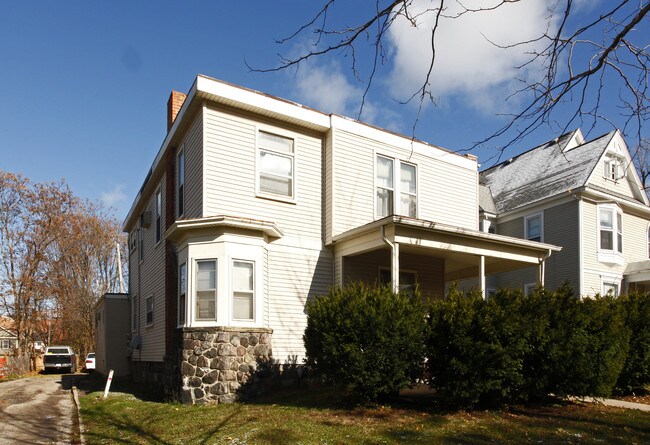 317 E Jefferson St in Ann Arbor, MI - Foto de edificio - Building Photo