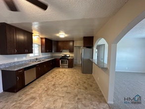 822 W 7th Ave in Escondido, CA - Building Photo - Building Photo