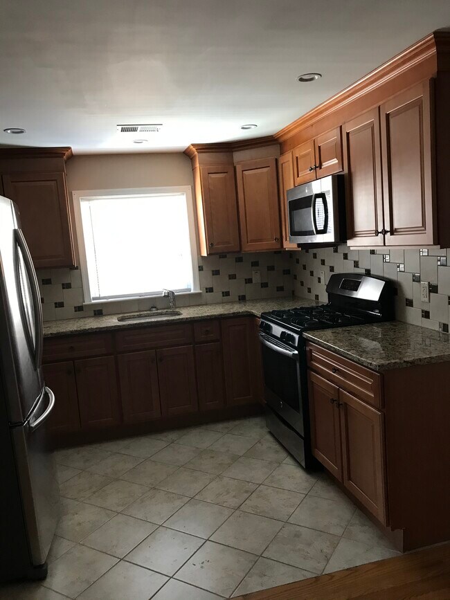 143 Bellevue St, Unit 2