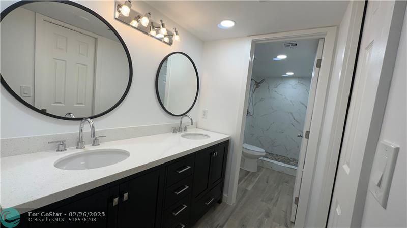 101 Ocean Ln Dr in Key Biscayne, FL - Building Photo
