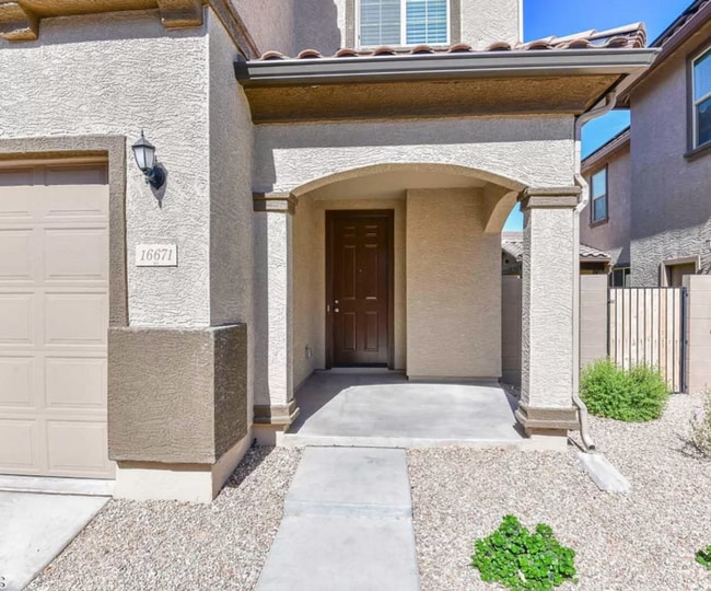 16671 W Sierra St in Surprise, AZ - Building Photo - Building Photo