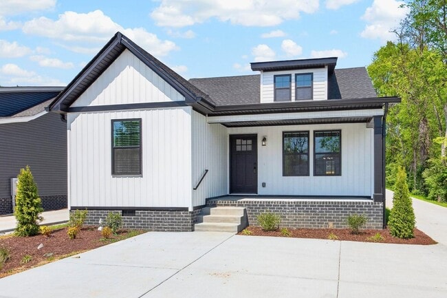 206 Ross Ave in Gallatin, TN - Building Photo - Building Photo