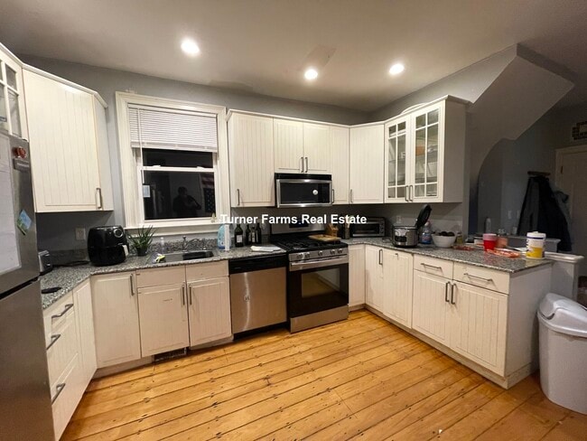 731 Parker St, Unit 1