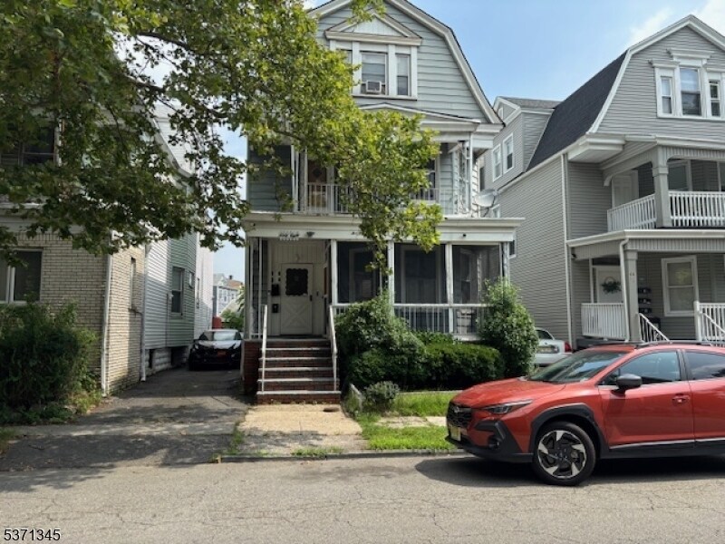 68 Clifford St in East Orange, NJ - Building Photo