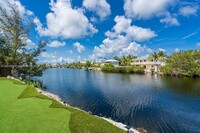 32 N Bounty Ln in Key Largo, FL - Foto de edificio - Building Photo