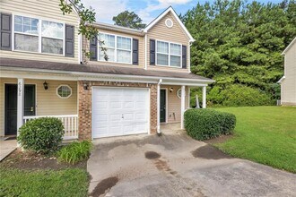 6300 Hickory Ln Cir in Union City, GA - Building Photo - Building Photo