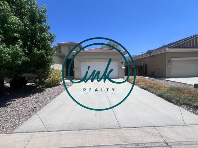 property at 921 Lakeview Dr