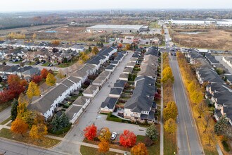 85 Regatta Cres in Whitby, ON - Building Photo - Building Photo