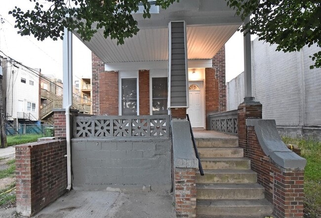 property at 2402 Lakeview Ave