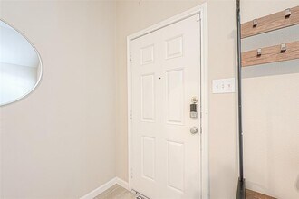 2335 Village Leaf Dr in Spring, TX - Foto de edificio - Building Photo