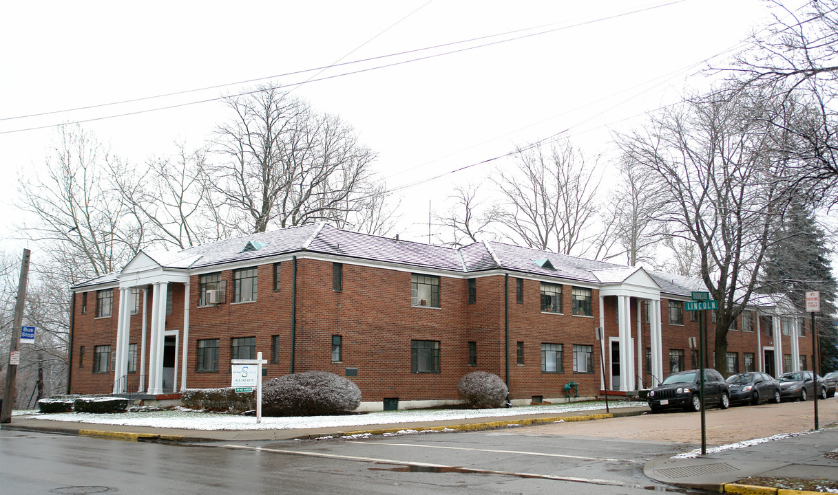 Bel Charlton in Pittsburgh, PA - Foto de edificio