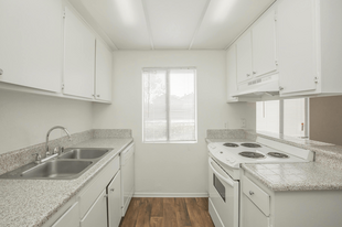 Fountain Park Apartments in Buena Park, CA - Building Photo