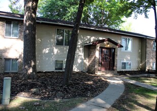 Remodeled 2 bedroom units in Clio in Clio, MI - Building Photo - Building Photo