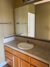 8520 Kern Ave in Gilroy, CA - Foto de edificio - Building Photo