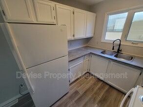 12212-12277 77 St NW in Edmonton, AB - Building Photo - Building Photo