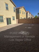 968 Via Gandalfi in Henderson, NV - Foto de edificio - Building Photo