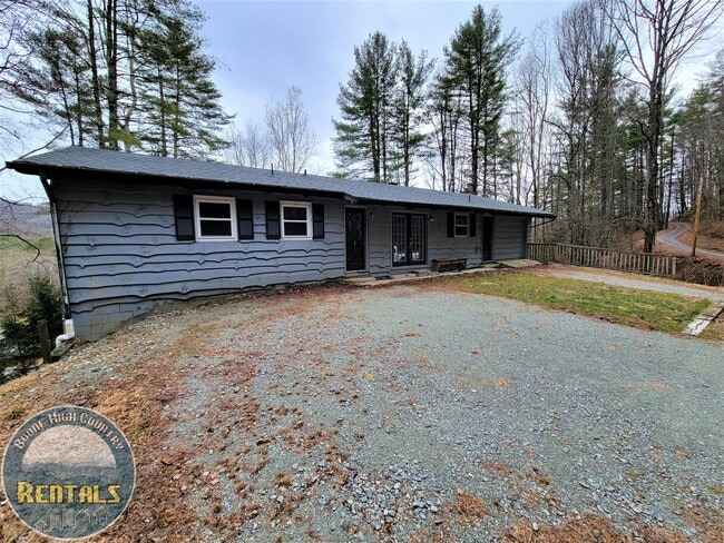 316 Carl Giles Rd in Boone, NC - Building Photo - Building Photo