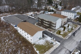 8 Bob Cat Ct in Frostburg, MD - Building Photo - Building Photo