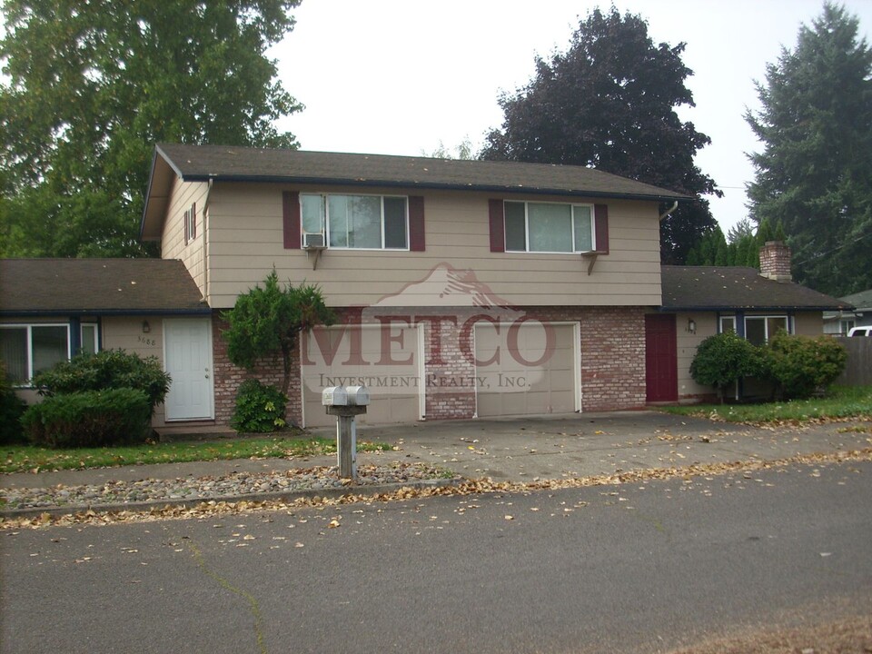 3684-3688 Elwing Ave in Eugene, OR - Building Photo