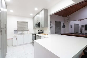 753 NE 81st St in Miami, FL - Building Photo - Building Photo