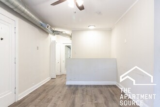 1253 W Henderson St, Unit 1 in Chicago, IL - Foto de edificio - Building Photo