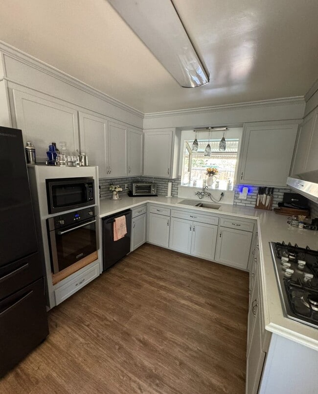 318 W Palm Ave in Reedley, CA - Building Photo - Building Photo