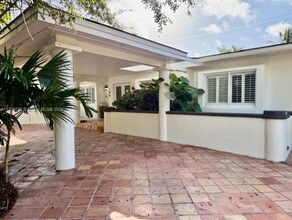 540 Perugia Ave in Coral Gables, FL - Building Photo - Building Photo