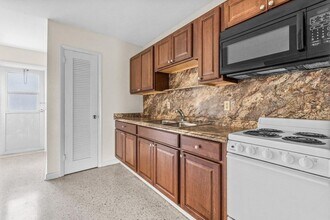 751 Hummingbird Way in North Palm Beach, FL - Building Photo - Building Photo