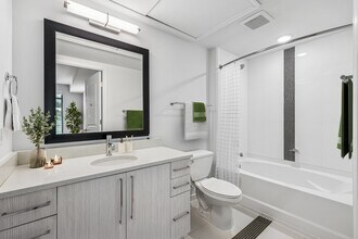 Latitude in Arlington, VA - Foto de edificio - Building Photo