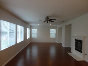 28052 Hayward Dr in Castaic, CA - Building Photo - Building Photo