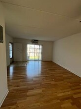 150 E Lake St in Elmhurst, IL - Foto de edificio - Building Photo