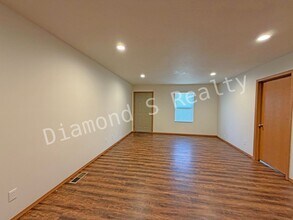 2214 N East Ave in Springfield, MO - Building Photo - Building Photo