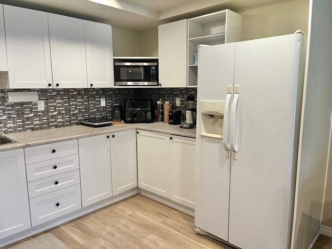94 Schroder Cres in Guelph, ON - Building Photo - Building Photo