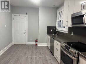 119 Playfair Ave in Toronto, ON - Building Photo - Building Photo