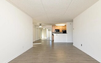 75 S Reynolds St, Unit APT 102 in Alexandria, VA - Building Photo